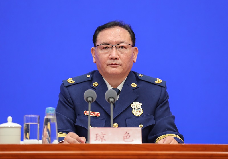 老骚逼就要用大鸡巴日应急部党组成员、消防救援局局长琼色出席新闻发布会